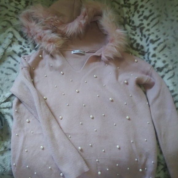 Sweater's - Picture 1 of 3